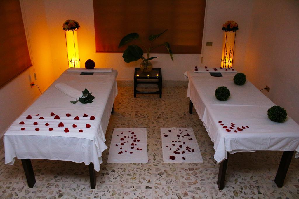 Hotel Spa Taninul Los Puentes Buitenkant foto