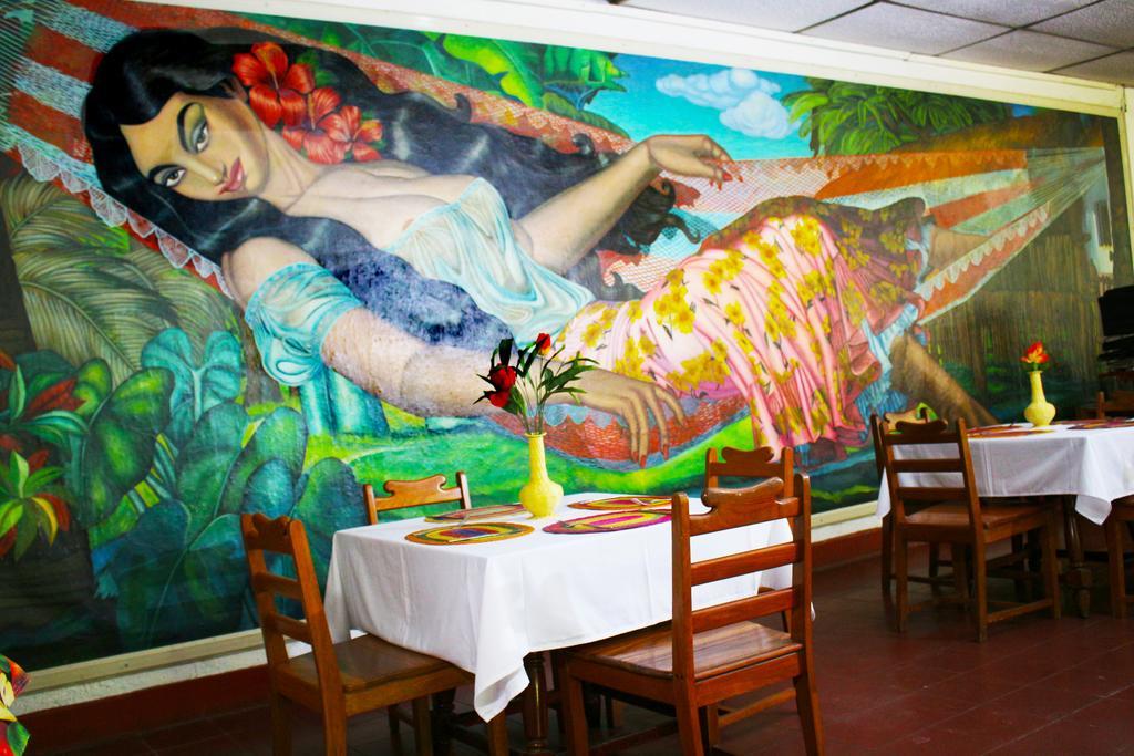 Hotel Spa Taninul Los Puentes Buitenkant foto