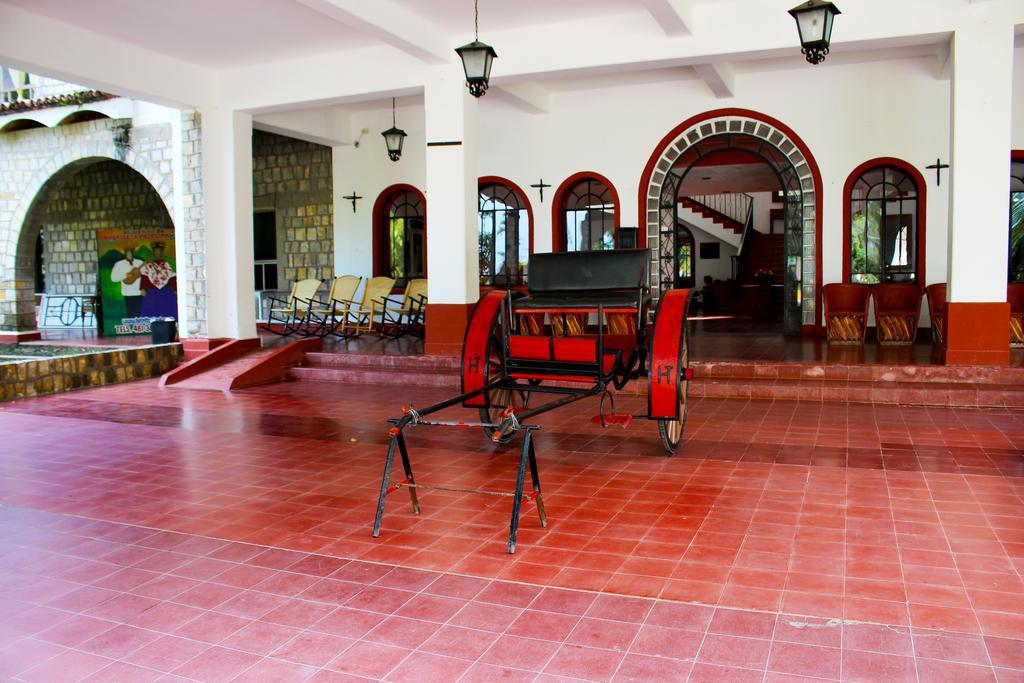 Hotel Spa Taninul Los Puentes Buitenkant foto