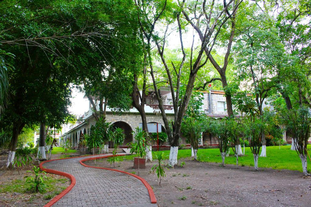 Hotel Spa Taninul Los Puentes Buitenkant foto