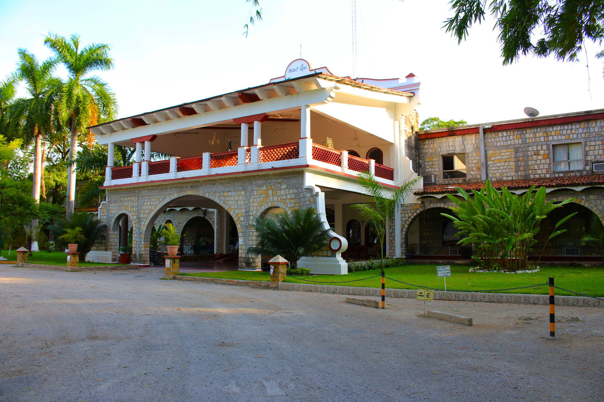 Hotel Spa Taninul Los Puentes Buitenkant foto