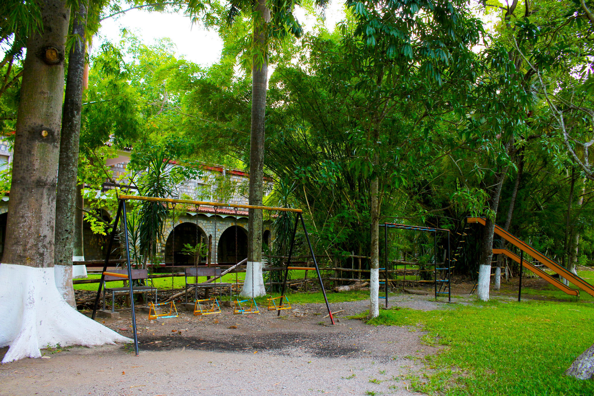 Hotel Spa Taninul Los Puentes Buitenkant foto